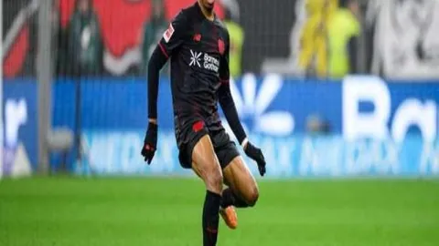 尚帕尼赞文班第三节惊艳表现，激发团队活力鼓舞